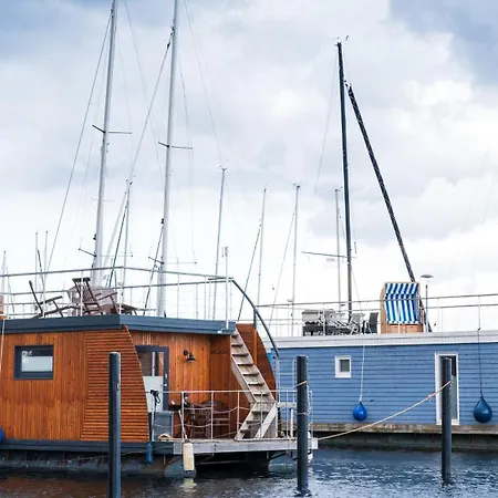 Πλωτό κατάλυμα Hausboot Lasse Huus & *