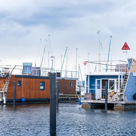 Hausboot Lasse Huus &